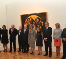 Doña Sofía junto a la vicepresidenta del Gobierno, Soraya Sáenz de Santamaría; el presidente de Patrimonio Nacional, José Rodríguez Spíteri y el cated
